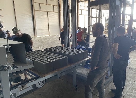 UNIK Launches Plene Automatic Concrete Clausus Machinam Faciens Lineam in Sarmatia Longe East